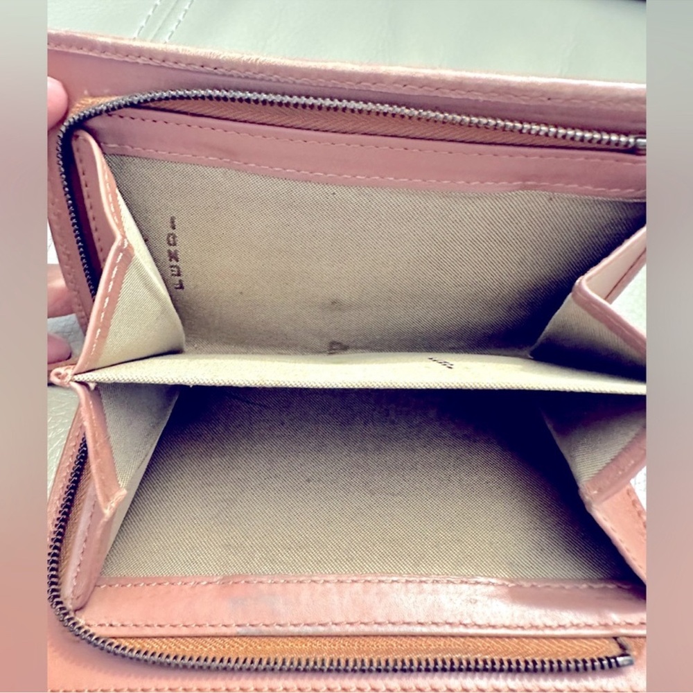 FENDI Vintage Leather and Woven FF Print Medium Wallet. Tan & Brown - Picture 4 of 16